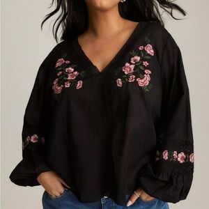 Festi Embroidered Popover Top - Torrid
